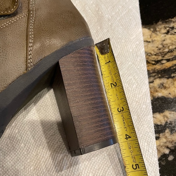 Guess GGadget Moto Platform Bootie, 11, Taupe, New Never Worn. Edgy, Classy Boot - Picture 11 of 14